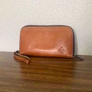 Patricia Nash Leather Wallet 🌺